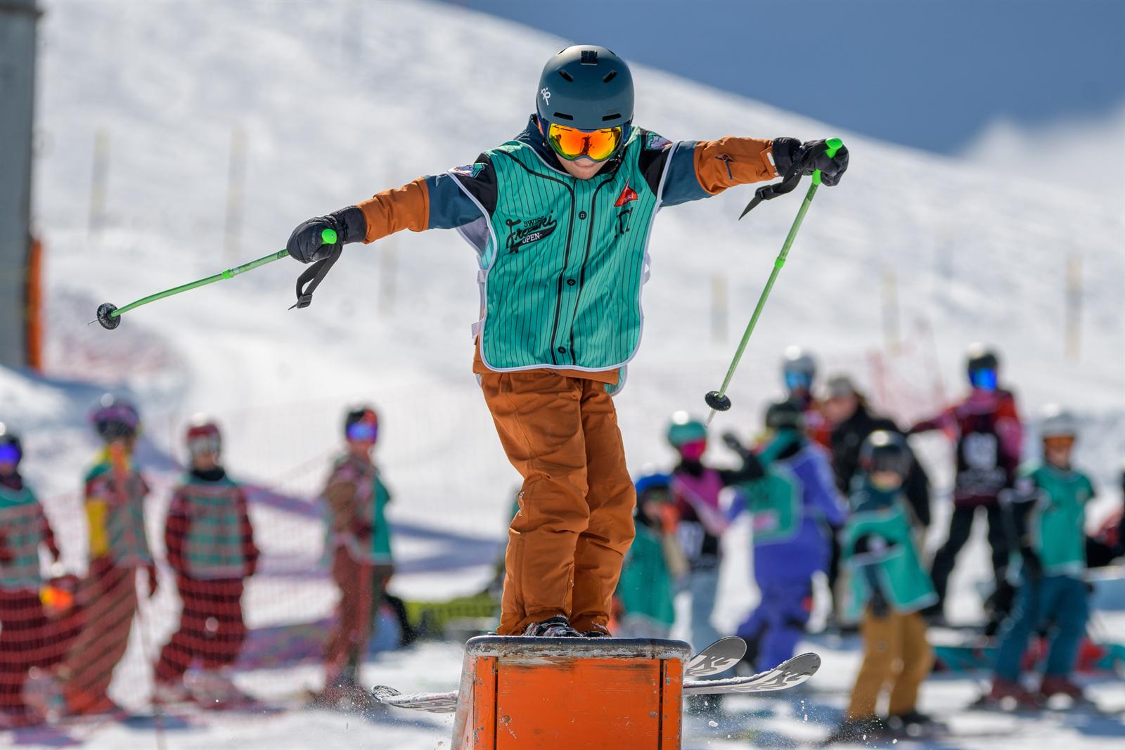 Snowboard action at 4in2out Railjam